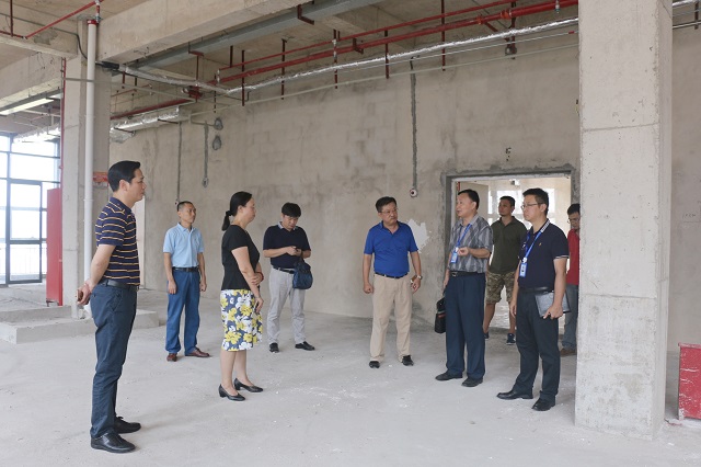 自治区卫健委王建政处长一行到我中心新业务用房调研