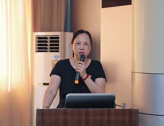 我中心举办“不忘初心跟党走，党建引领促发展”主题党课