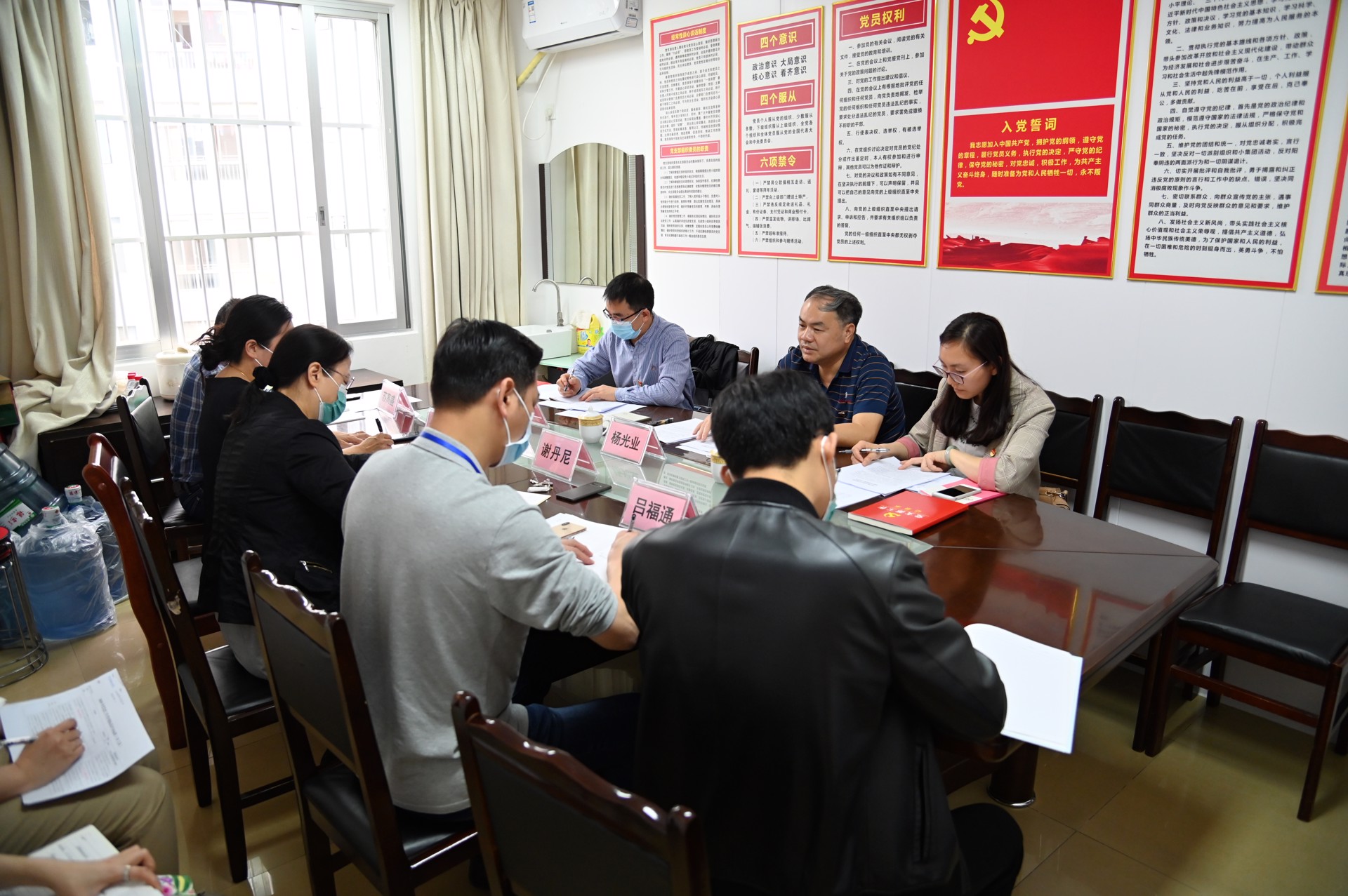 自治区卫生健康委2020年度党建工作考评组到我院检查指导