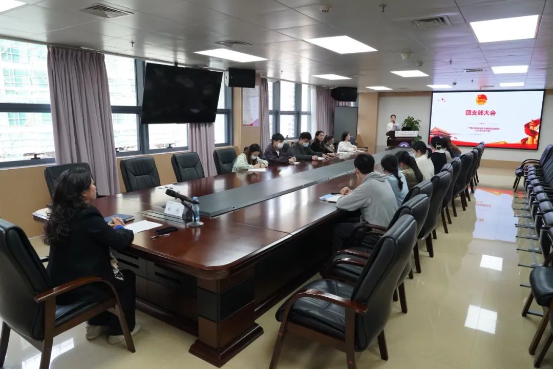 “青”诉心声，“团”聚力量——一场有温度的青年座谈会