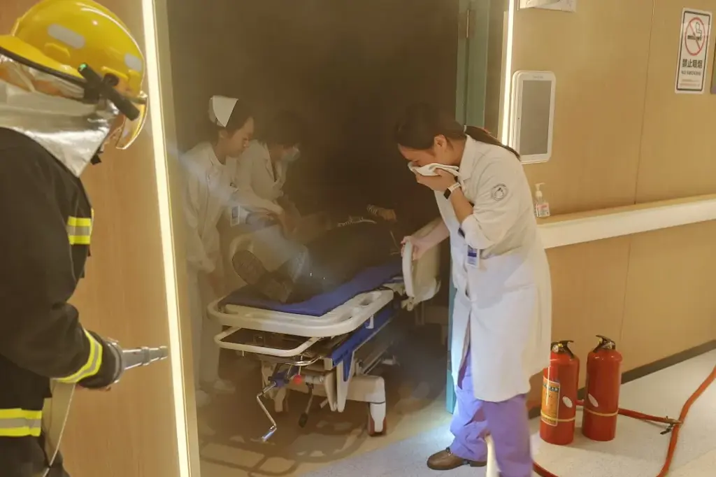 以演筑防 以练促安——我院开展夜间消防应急疏散演练