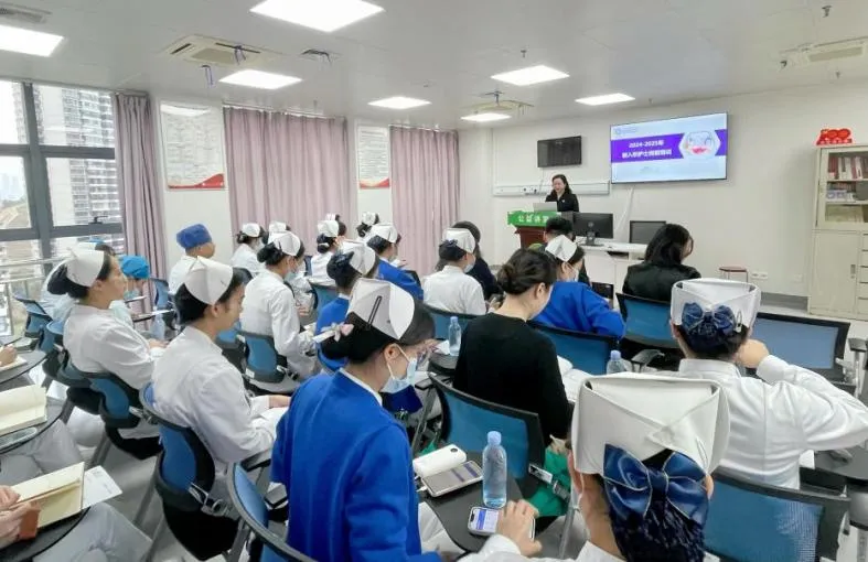 “新”火相传，“护”梦启航——我院2024-2025年新入职护士岗前培训圆满落幕