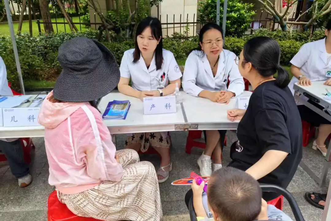 党群连心惠民生，健康服务进社区！自治区生殖医院“七一”义诊温暖开启